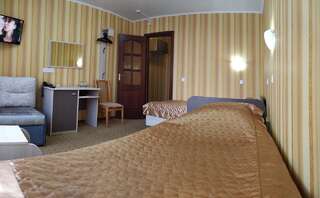Отель Vitebsk Hotel Витебск Стандартный двухместный номер с 2 отдельными кроватями-5